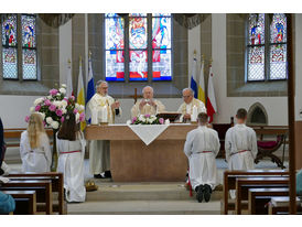 Altar- und Straßenschmuck zu Fonleichnam (Foto: Karl-Franz Thiede)